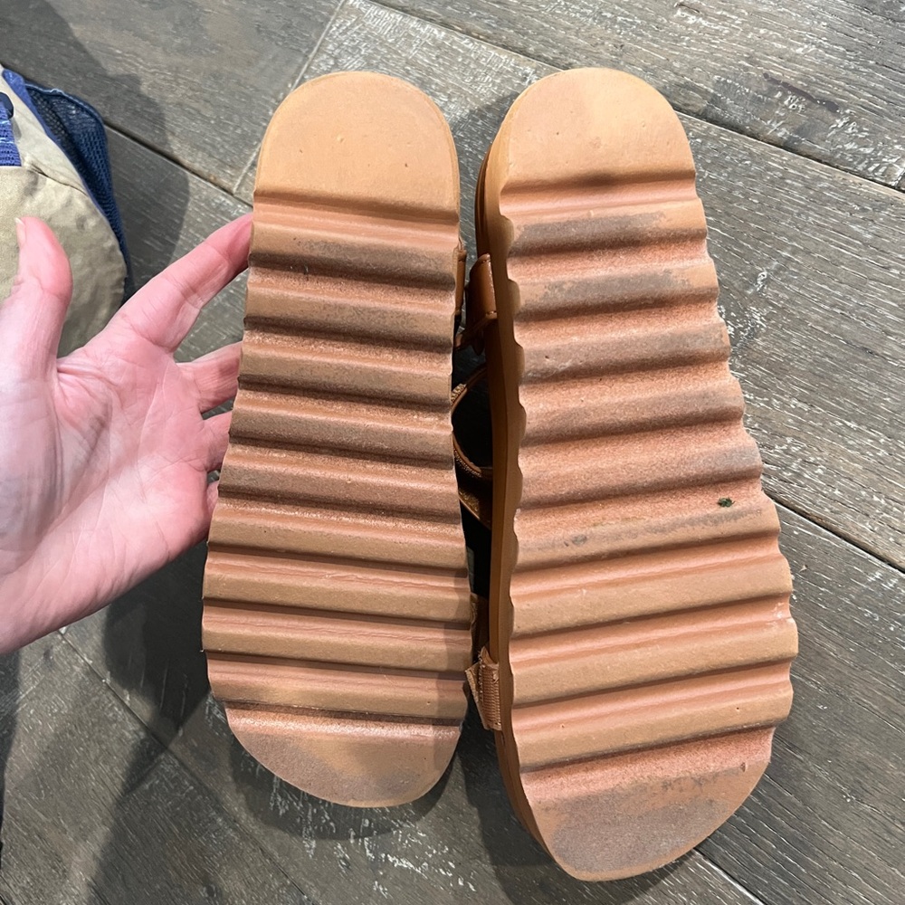 Reef Tan Leather Sandals - Picture 3 of 4